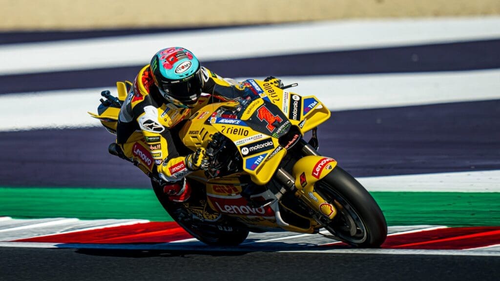Pecco Bagnaia, leader del mondiale MotoGP e sfidato da Espargaró