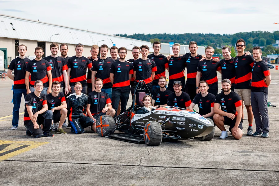 Il team dell'ETH di Zurigo che ha stabilito il nuovo record mondiale di accelerazione
