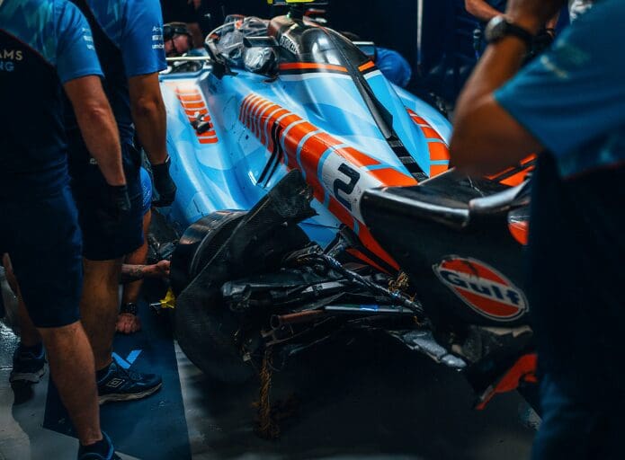 I danni sulla vettura di Logan Sargeant dopo l'incidente di Suzuka