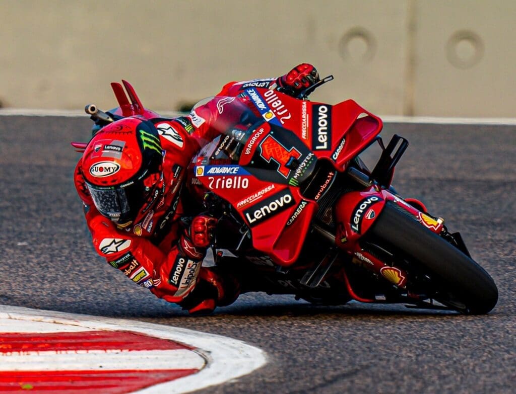 Pecco Bagnaia, leader del mondiale MotoGP, 2° a Motegi