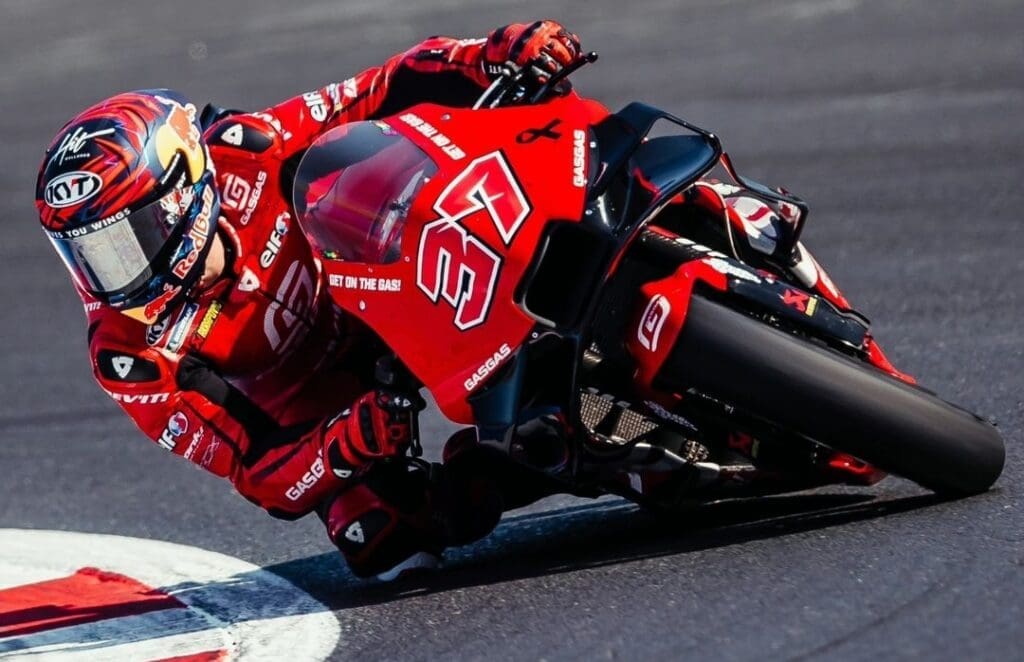 Augusto Fernandez, confermato da GASGAS MotoGP per il 2024, a fianco di Pedro Acosta