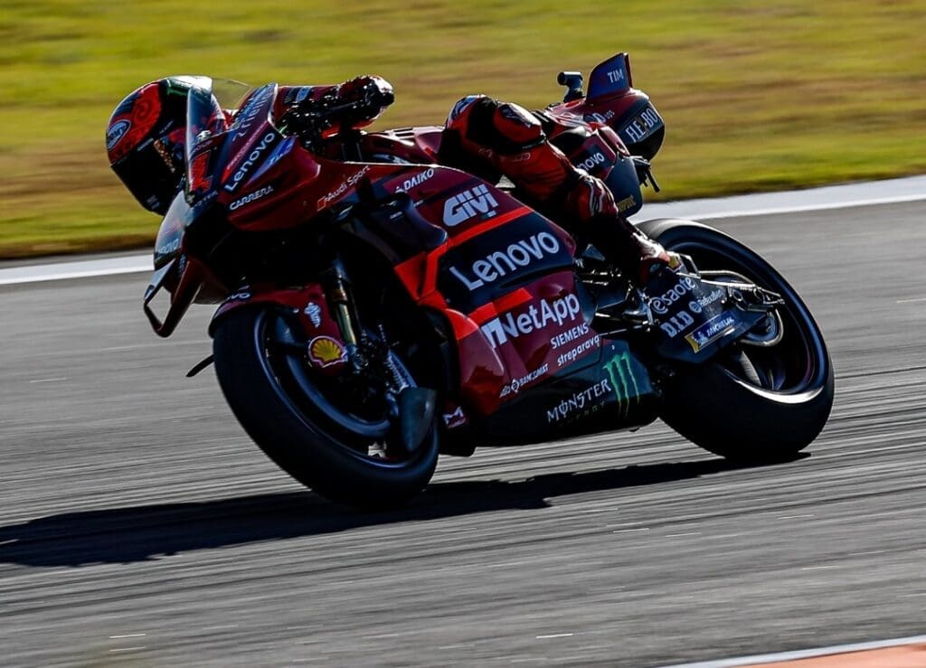 Pecco Bagnaia, 5° al traguardo, mentre Martin 1°