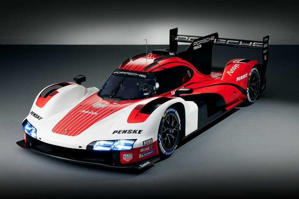 La Porsche 963 con la livrea del Team Penske, che gestiste un totale di 4 auto tra WEC e IMSA
