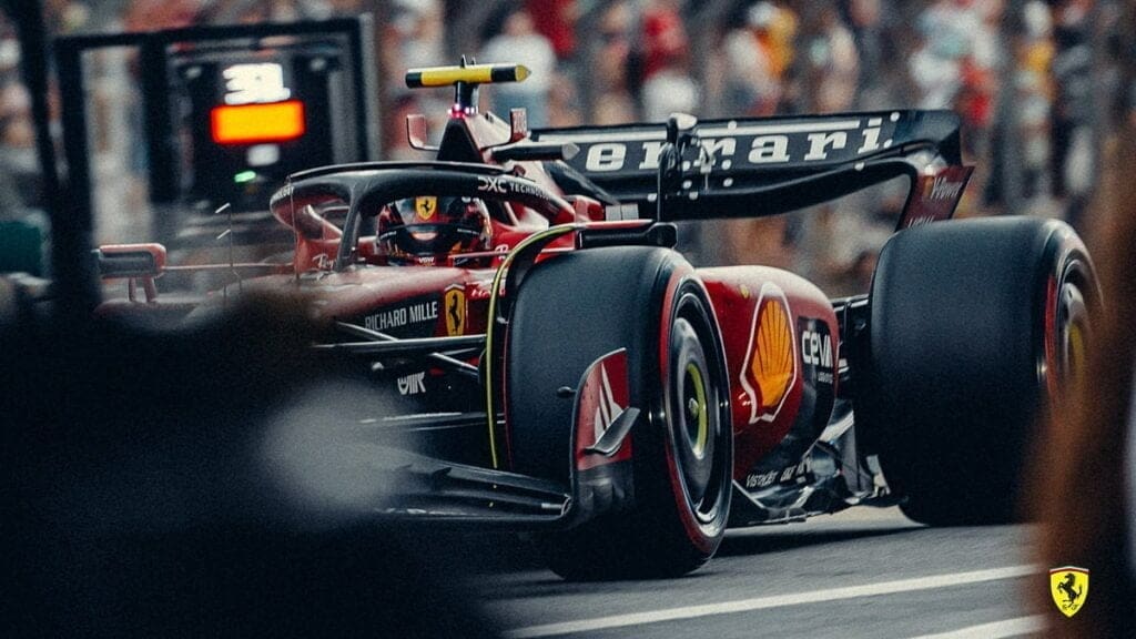 Carlos Sainz con la sua SF-23: lo spagnolo è già carico per il 2024
