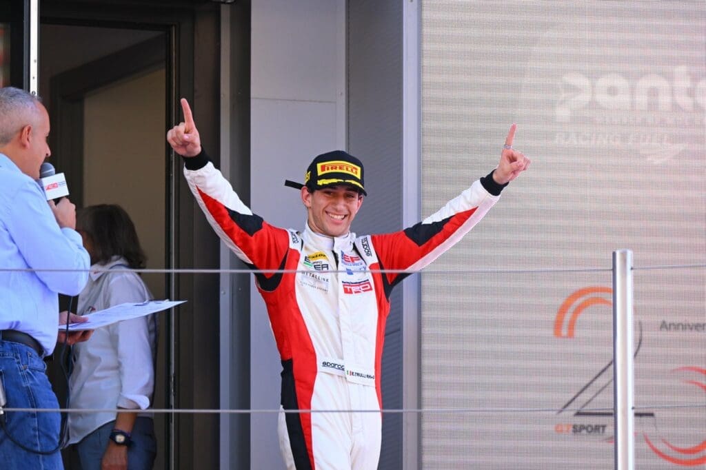 Enzo Trulli dopo la vittoria a Barcellona in EuroFormula