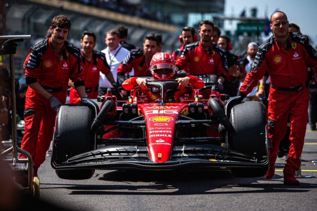 La Ferrari 676 è pronta: Carlos Sainz e Charles Leclerc la proveranno il 13 febbraio a Fiorano