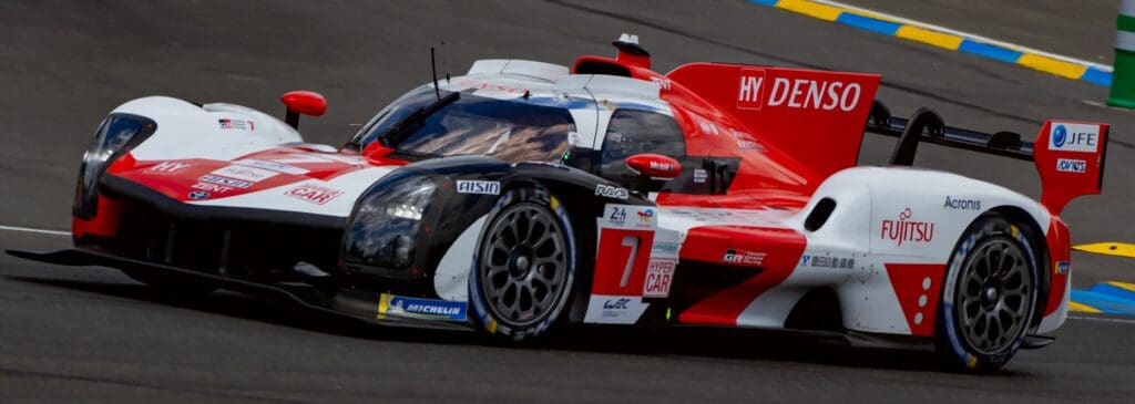 La Toyota GR010 hybrid, auto di riferimento e campionessa in carica del WEC