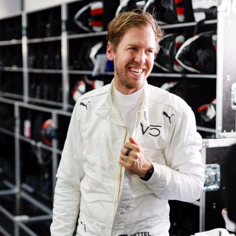sebastian vettel ritorna in red bull