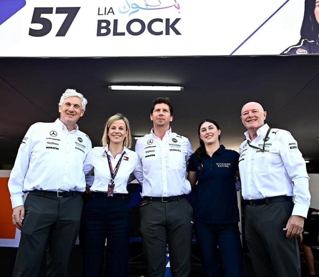 F1 Academy: Lia Block insieme a Susie Wolff (seconda da sinistra) e James Volwes (accanto).