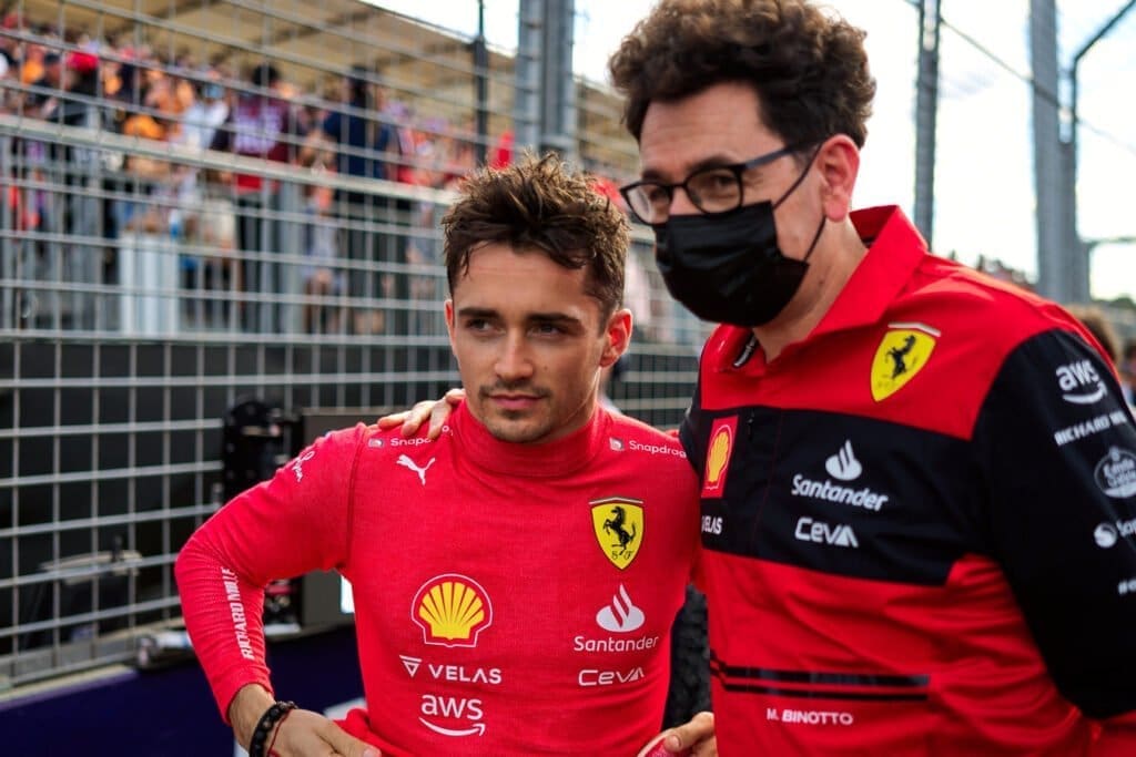 Charles Leclerc e Mattia Binotto, prima del GP di Melbourne 2022