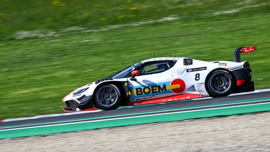 La Ferrari 296GT3 sponsorizzata da drink Boem by Kessel Racing
