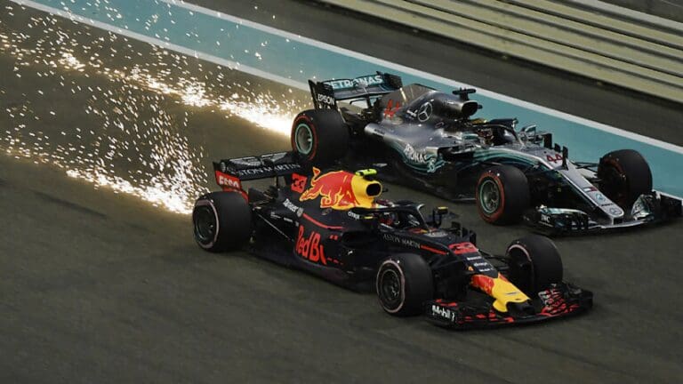 red bull supera mercedes
