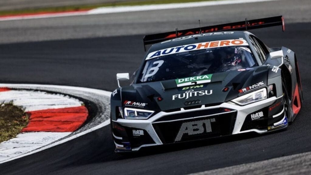 Kelvin Van der Linde alla guida della vettura del team ABT Sportsline, con cui è giunto in terza posizione generale nel campionato DTM 2021.