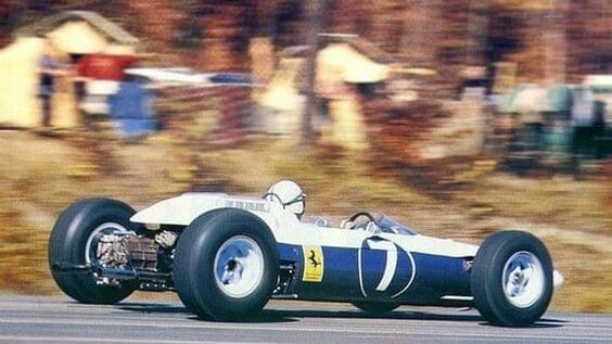 La Ferrari blu di John Surtees: in foto la 158 F1 speciale, in segno di protesta contro la FIA