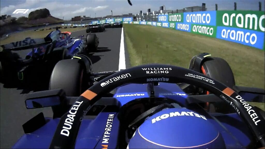 Brutto incidente tra Albon e Ricciardo al via del GP di Suzuka: la sequenza