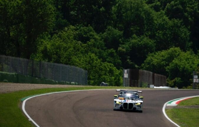I primi giri a Imola di Valentino Rossi nel WEC: in foto, il numero 46 durante le FP1
