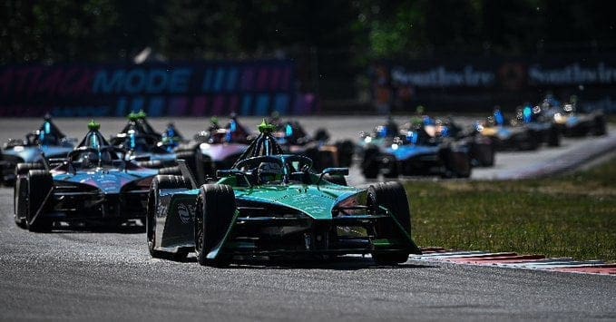 E-Prix Portland 2023: Nick Cassidy guida la gara davanti ad Antonio Felix Da Costa.