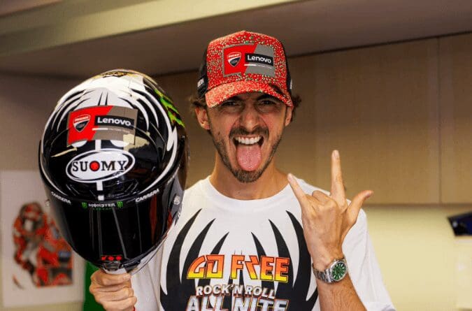 I risultati delle qualifiche MotoGP al Mugello: Pecco Bagnaia, con il suo nuovo casco per il Mugello