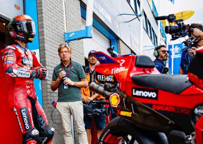 Sprint MotoGP ad Assen: Pecco Bagnaia DOMINA in Olanda!