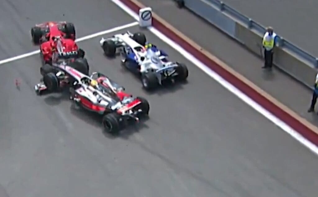 GP del Canada 2008: l'unica vittoria di Kubica! In foto, l'incidente di Lewis Hamilton in pit-lane