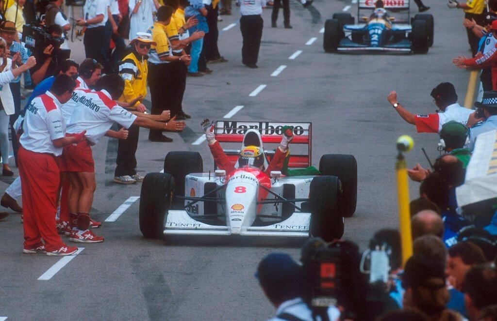 l'inganno della mclaren mp4-8 ayrton senna