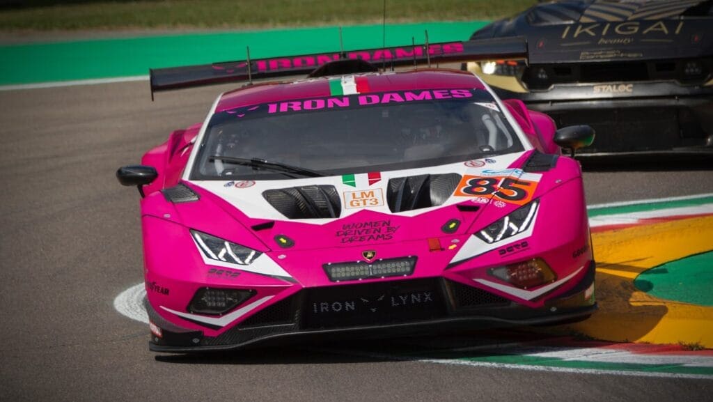 nelle qualifiche della 6h di San Paolo, in LMGT3 Sarah Bovy con la Lamborghini delle Iron Dames è davanti a tutti sia in qualifica che in Hyperpole