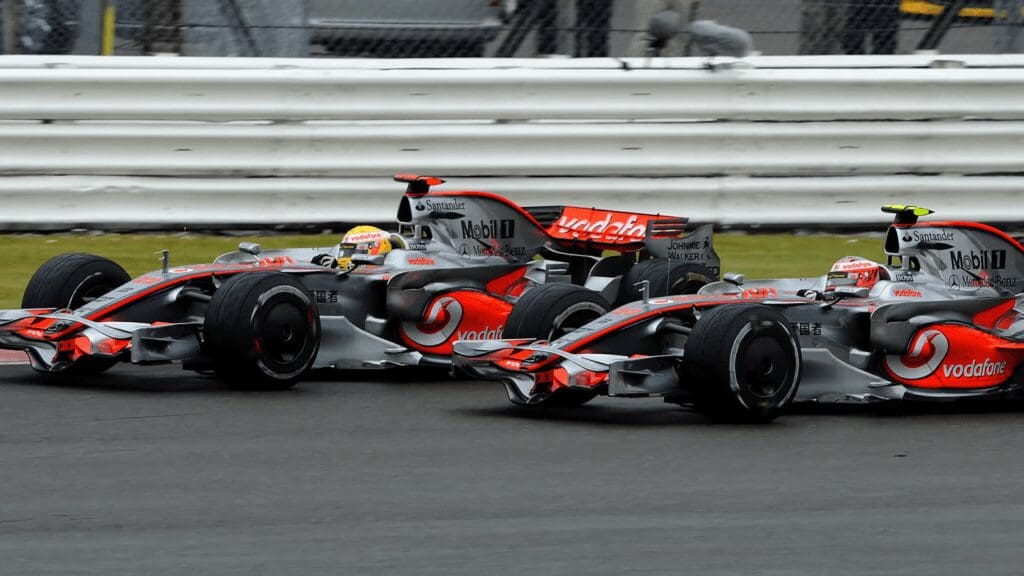 GP of Silverstone 2008: Hamilton Overtakes Kovalainen