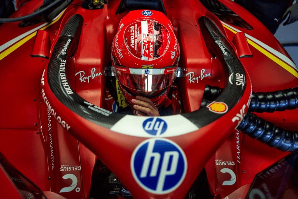 Ferrari nel pallone: in foto Charles Leclerc, molto deluso dopo il GP di Silverstone
