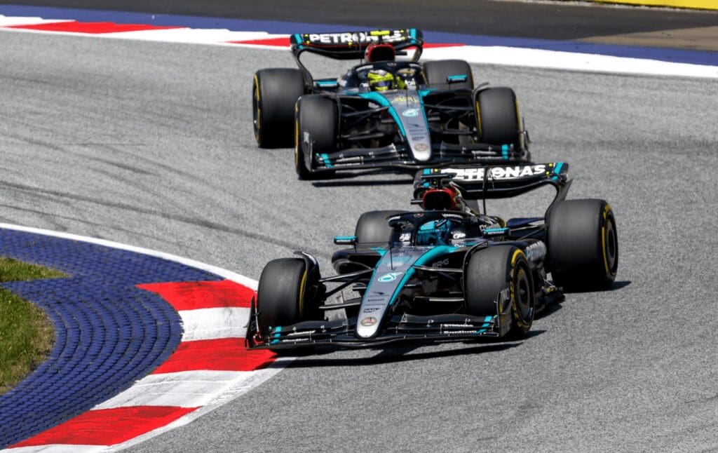 Le due Mercedes in pista: anche Max Verstappen salirà a bordo?