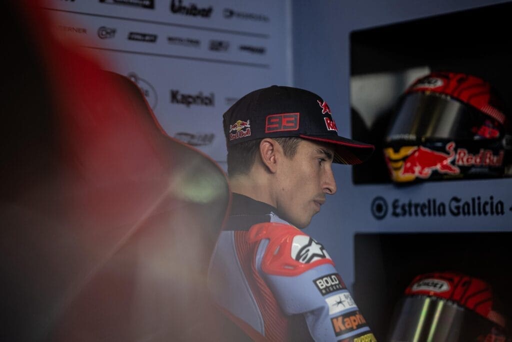 infortunio per marc marquez