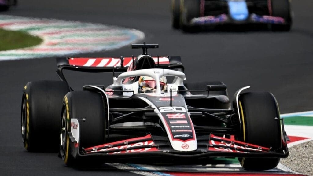 Magnussen squalificato per una gara dopo il Gran Premio d'Italia, salterà Baku.