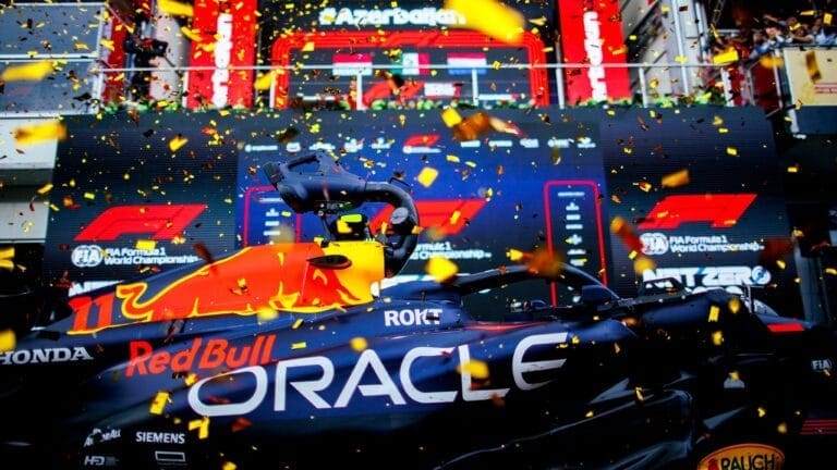 dietrofront red bull livrea singapore