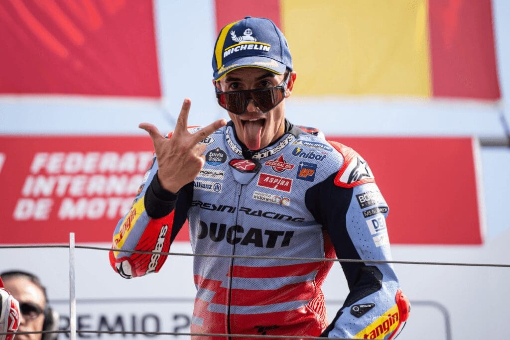 Il pazzesco salvataggio di Marquez: la moto era inclinata a 65°!