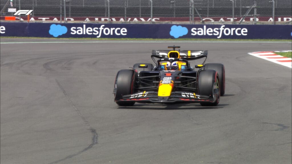 Max Verstappen è stato tra i primi piloti a scendere in pista durante le FP3 in Messico. 