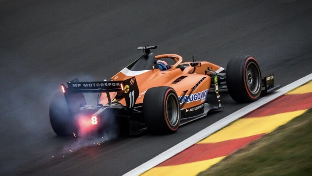 Nel 2022, Felipe Drugovich ha vinto il Campionato di Formula 2 con il team MP Motorsport. Ciò nonostante, non è riuscito a trovare un sedile in F1 per le stagioni successive.