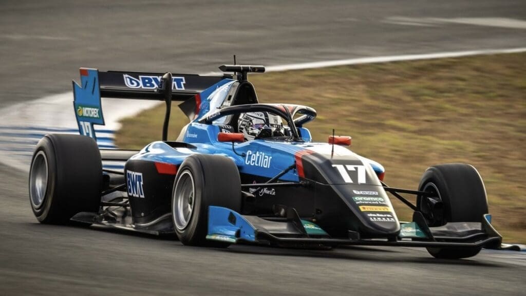 Nicola Lacorte al volante della Formula 3 del team Jenzer nel corso dei test di Jerez
