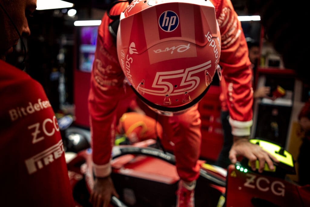 Ferrari, Sainz second in qualifying: "Tomorrow we can win, let's keep the confidence"