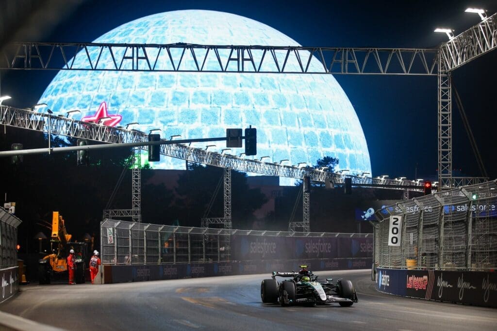 Mercedes, Hamilton second: "I had so much fun, the cold helped us a lot."