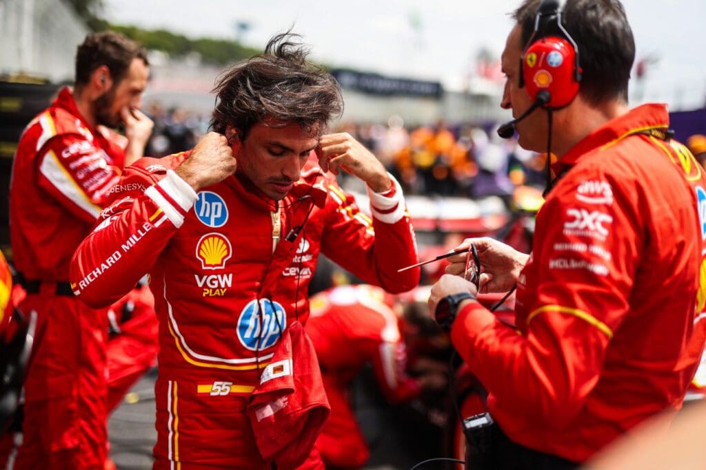 Disastro Sainz in qualifica: a rischio la gara in Brasile per lo spagnolo