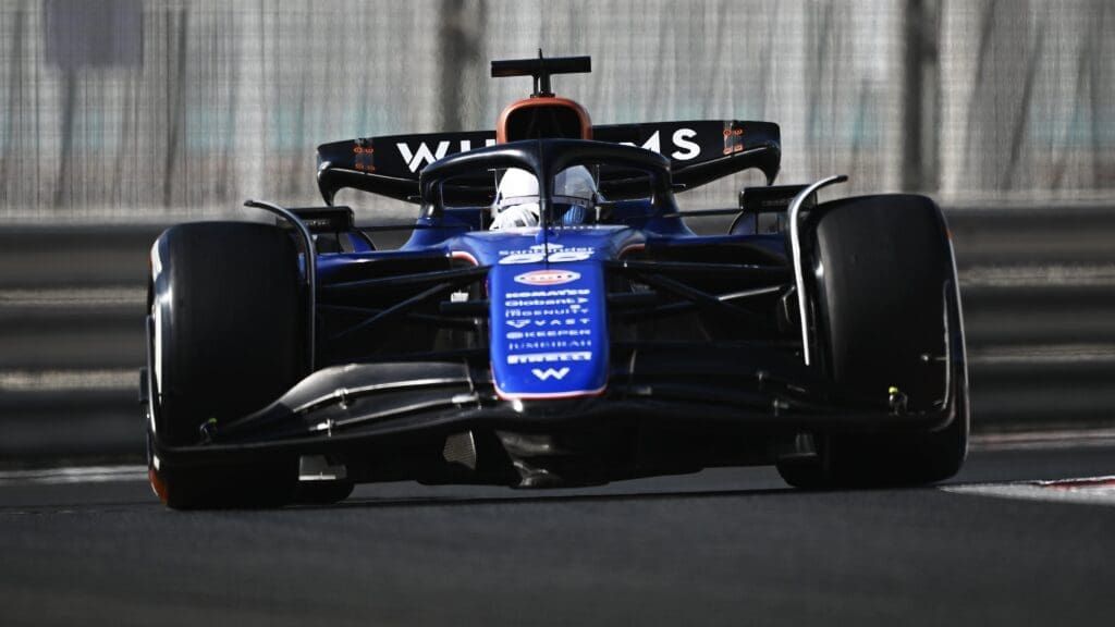 Sainz Sr. commenta il debutto del figlio in Williams: "Positivo, ma bisogna aspettare l'inizio della stagione"