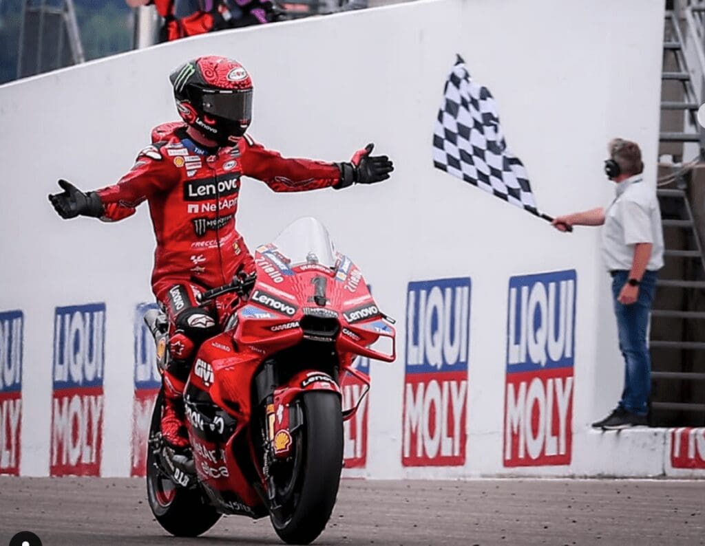 Quali sono le coppie di piloti più vincenti in MotoGP? Ecco la lista: Marquez e Rossi protagonisti