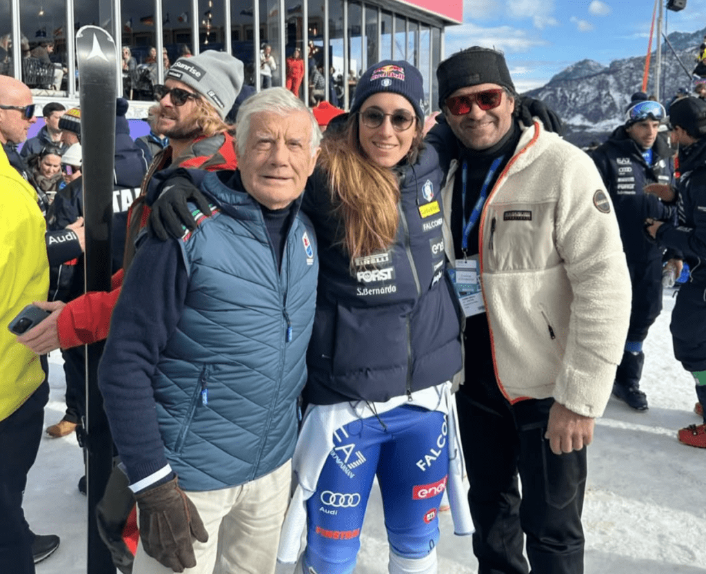 Tre campioni in una FOTO: Giacomo Agostini con... Sofia Goggia e Alberto Tomba