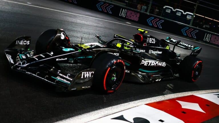 mercedes su whatsapp