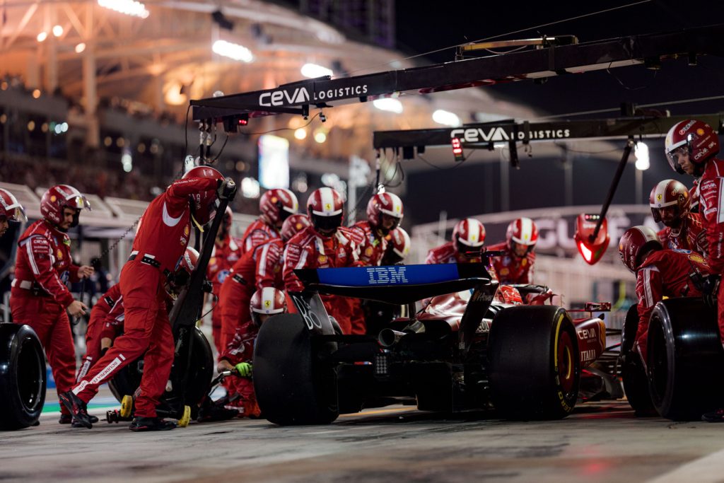 Ferrari, Vasseur "punta" la McLaren: "Possiamo colmare il distacco da chi ci precede, fatti piccoli passi avanti"