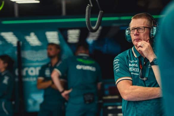 Aston Martin si sfila dalla corsa a Verstappen: Cowell spegne i rumors