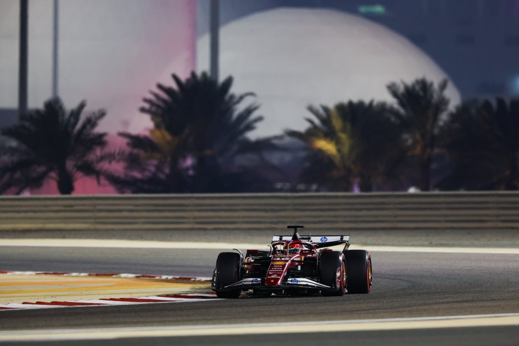 Ferrari, Vasseur: "Drivers happy with the updates, but being half a second behind McLaren is a lot"<br>