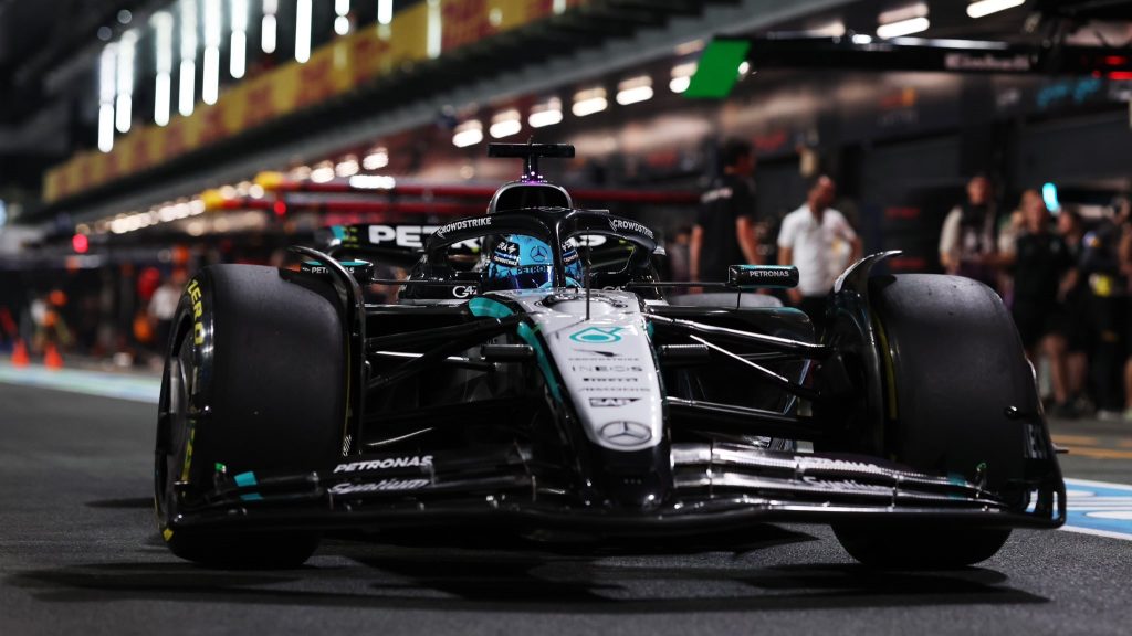 Mercedes, Russell dopo le qualifiche: "Oggi è stato il massimo, domani sarà una lunga gara"