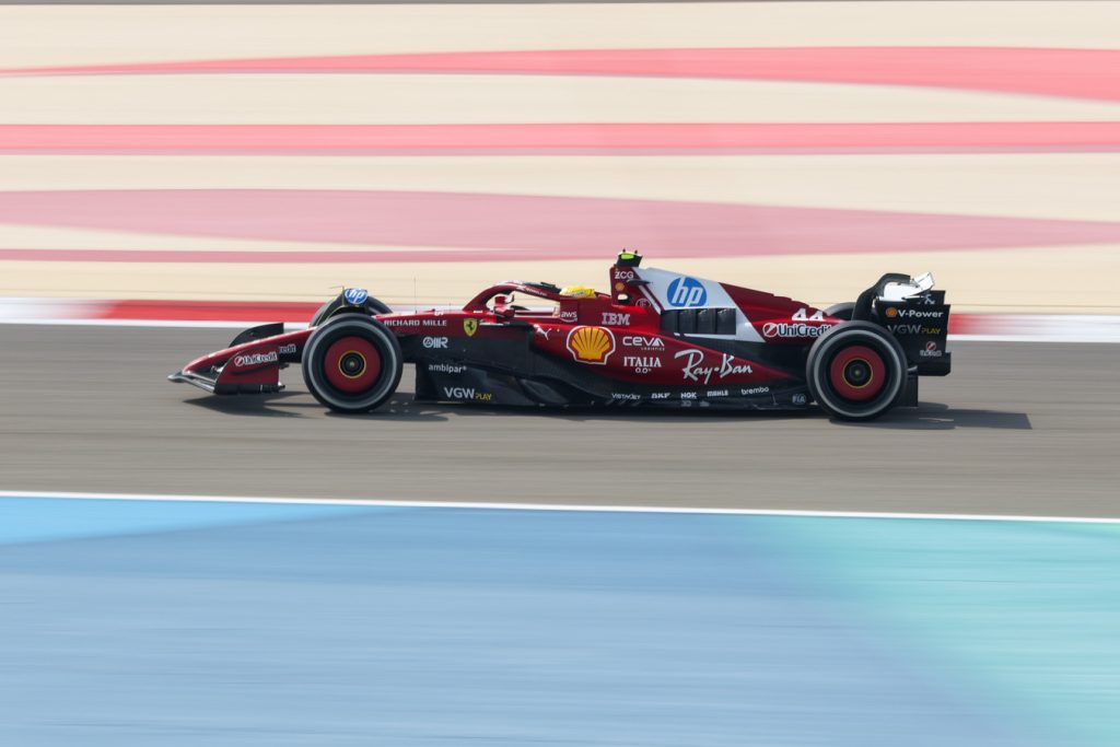 Ferrari, Hamilton looks at the glass half full: "Consistent pace, competitive rivals."<br>