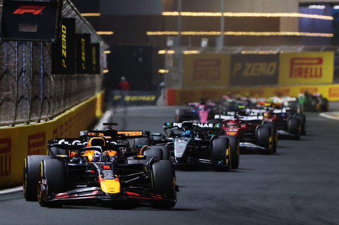 Horner incoraggia la Red Bull: "A Jeddah eravamo più veloci della McLaren"