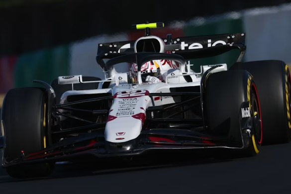 Tsunoda in azione a Suzuka durante le prove libere